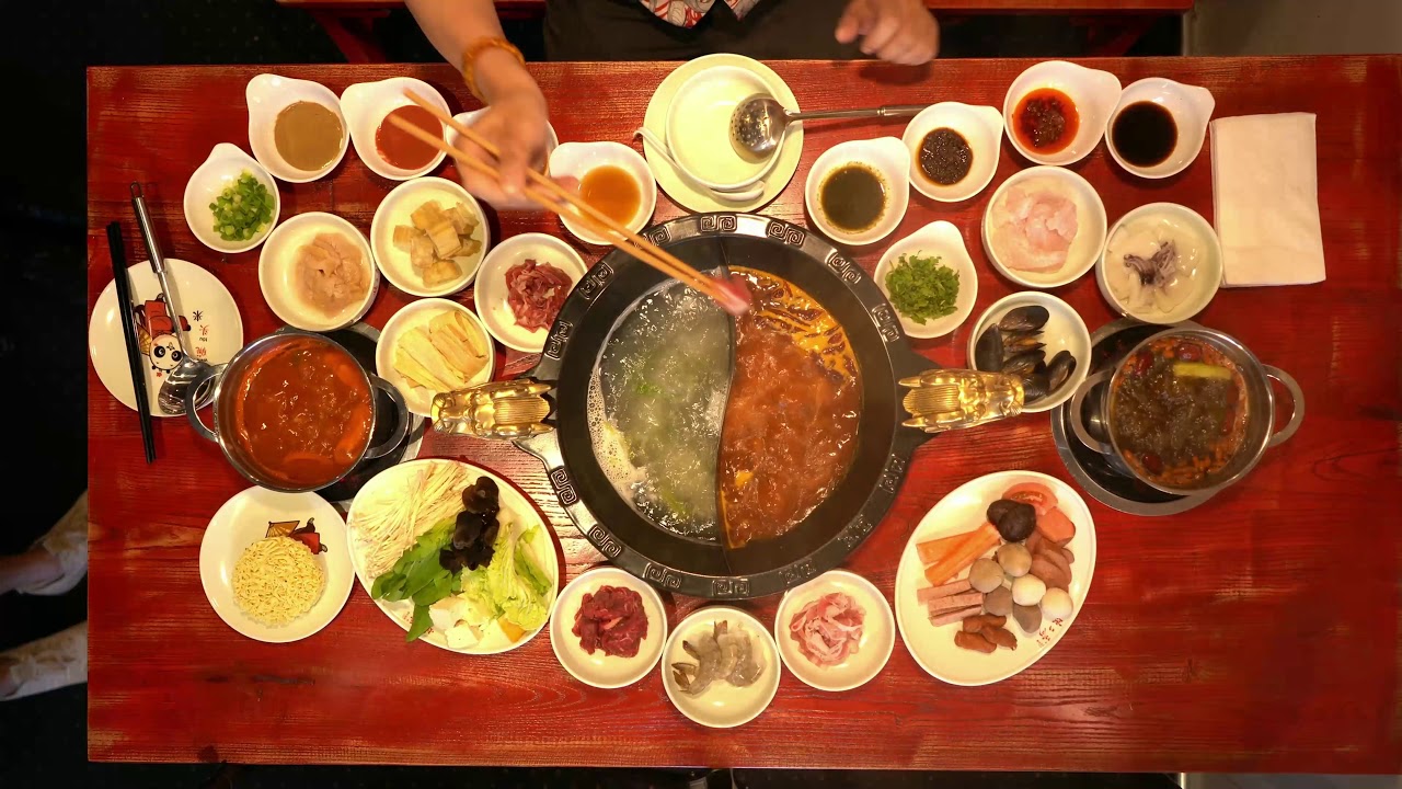 Bersama Keluarga Paling Cocok Makan Hot Pot di Cemara Food Court