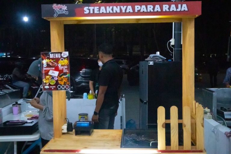 Raja Steak cemara Food Court Medan