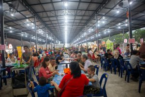 Tempat makan terdekat cemara food court medan