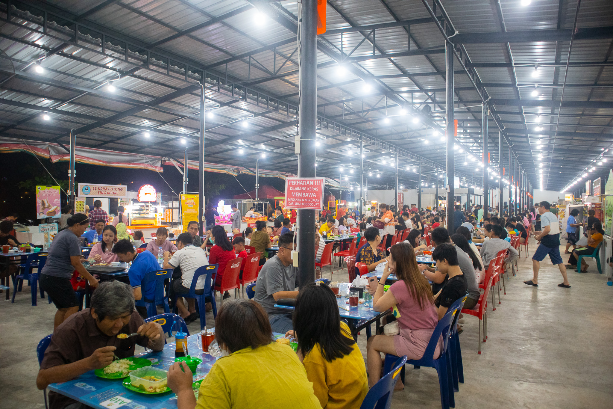 tempat makan di medan,Cemara food court medan