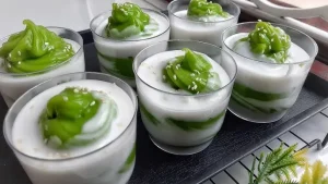 Jelly Kelapa Pandan Hidangan Penutup Populer