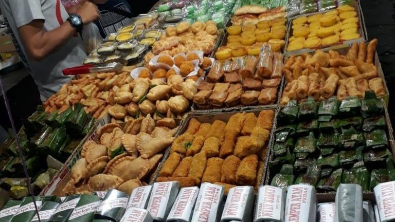 22 Resep Jajanan Pasar Terpopuler, Warisan Kuliner Nusantara