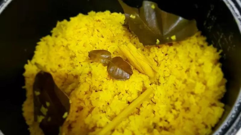 Resep Nasi Kuning Magic Com